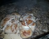 Foto del paso 5 de la receta: Pechugas de pollo rellenas con salsa de champiñong