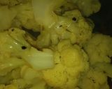 Foto del paso 1 de la receta: Pasta con coliflor gratinado en salsa bechamel