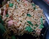 Foto langkah ke 8 dari resep Mie Telur/Mie Kuning Goreng Pedas Non MSG (Aman Untuk Ibu Hamil).