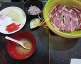 A picture of step 1 of Chinese Stir Fry Black Pepper Beef Ribs 黑椒牛仔骨.