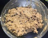 Foto langkah ke 4 dari resep Oatmeal Choco Chip Cookies.