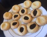 A picture of step 8 of Thumb cookies.