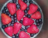 Foto del paso 1 de la receta: Clafoutis de Arándanos y Frutillas