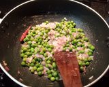 A picture of step 4 of Malai palak matar.