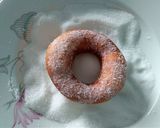 Foto del passaggio 4 della ricetta Ciambelle fritte 🍩🍩🍩
