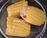 Foto langkah ke 3 dari resep Jagung Rebus Mentega.