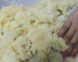 A picture of step 3 of Batata vada.