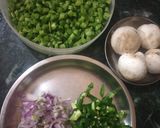 A picture of step 2 of Mayonnaise veg kathi roll.