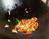 Foto langkah ke 4 dari resep Mie Goreng Batang Talas.