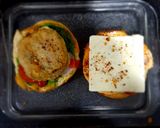 A picture of step 3 of Chole patice Burger.