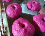 Foto langkah ke 4 dari resep Donat buah naga.