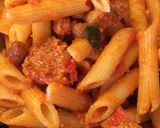 Foto del passaggio 2 della ricetta Penne salsiccia e fagioli (vegan)