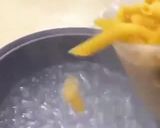 صورة لخطوة 1 من وصفة شيبس المكرونه