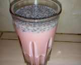 A picture of step 3 of 3 colour Jame shiri drink.