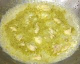 รูปขั้นตอนการทำที่ 3 ของ แกงเขียวหวานไก่ใส่มะเขือ