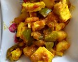 आलू शिमला पनीर (Aloo shimla paneer recipe in hindi) रेसिपी चरण 6 फोटो