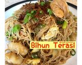Foto langkah ke 9 dari resep Bihun Goreng Terasi.