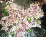 A picture of step 2 of Simple fried lady finger curry #recipemarathon.