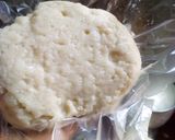 A picture of step 3 of Tuwon flour me turare da miyan wake.