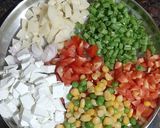 A picture of step 2 of Mix veg masala pulav.