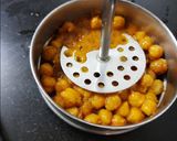 A picture of step 2 of Jain Punjabi Chole Paratha with Dahi Tikhari.