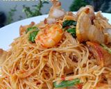 Foto langkah ke 5 dari resep Mie hun goreng babi.