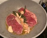 Foto langkah ke 3 dari resep Ribeye steak mushroom sauce (pan fry).