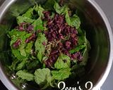 A picture of step 2 of Pudina Anardana Chutney/Mint and Dried Pomegranate Chutney.