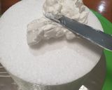 Foto langkah ke 6 dari resep Tutorial Menghias Kue Tema “Pantai” dengan Buttercream (Simple Decor).