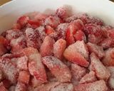 Foto del paso 1 de la receta: Mermelada de frutilla al SYRAH (vino tinto)