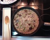 Foto del paso 7 de la receta: Arroz con calamares y setas