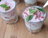 Une image de l'étape 2 de Verrines fraises et fromage blanc.