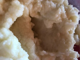 Salsa de coliflor con arroz y pimentones salteados