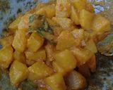 Foto langkah ke 3 dari resep Kentang Bumbu Kuning.