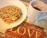 Foto del paso 7 de la receta: Arepa fit de avena con semillas de chía.. rellena de huevos revueltos con vegetales 🍅 y café ☕️