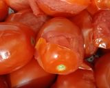 A picture of step 1 of Pizza sauce.