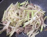 Hình bước làm 2 của món Su Hào Xào Thịt Bò