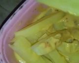 A picture of step 3 of Crunchy fries pakora.