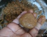 A picture of step 5 of Besan Laddu.