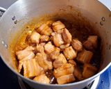 Hình bước làm 2 của món Thịt kho đậu hũ, trứng cút