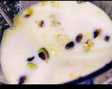 A picture of step 1 of Mangoes & pistachios milk shake.