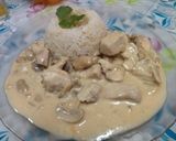 Foto del paso 4 de la receta: STROGONOFF de pollo con porotos y champiñones