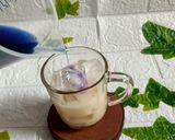 Foto langkah ke 5 dari resep Es Teh Bunga Telang.