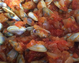 Foto del paso 4 de la receta: Tellinas con tomate y cebolla
