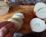 Foto del paso 2 de la receta: Salteado de pescadilla, cebolla y morrón