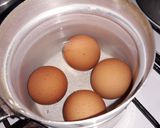 Foto del paso 2 de la receta: Milanesas caseritas con ensalada de papas huevos duros mayonesa