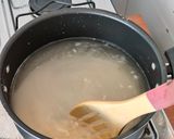 Foto langkah ke 2 dari resep Traditional Brazilian Rice.