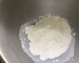 Une image de l'étape 1 de Pâte brisée au coing et lait.