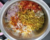 A picture of step 2 of Matki Bhel.