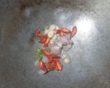 Foto langkah ke 2 dari resep Tumis Pedas Daun Katuk.